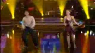 SUSANA GONZALEZ Y ENRIQUE BAILANDO CUMBIA