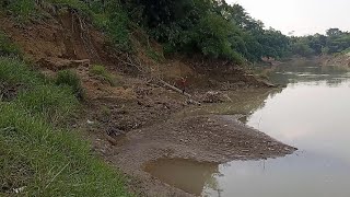 mudahnya mancing belut//The easy way to fish eels