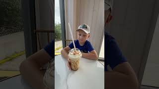 Пробую ГРИМАС ШЕЙК?! Или нет?! в реальной жизни!! #grimaceshake #гримасшейк