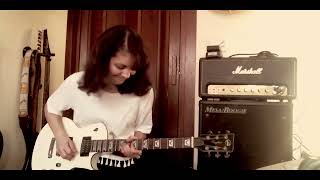 Giulia Gualtieri "You Shook Me all Night Long" Angus Young Guitar solo Cover