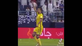 بيتروس مجنن الهلال 😂😂💛💛