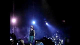 Paramore - Playing God (Brasília - 16/02/11)