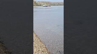 ein #schiff mit Bak fährt zu Berg auf dem #rhein  Teil 2  #shortsvideo #shorts