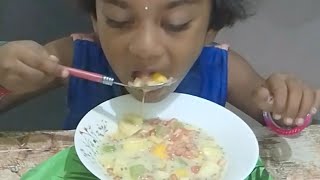 kids make fruits 🥗 salad /cute kid's home 🏡 activity #fruit #homeactivity #healthylife #trending