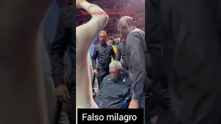 Buena actuación de don king en la iglesia.