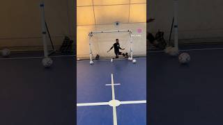 Train your goalkeeping techniques on your own #futsal #goalkeeper #gk