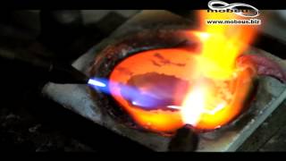 Molten silver spinning - By Mark Lloyd