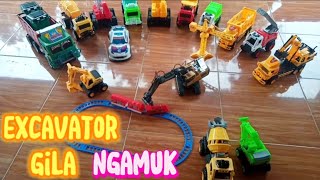 Excavator Ngamuk Usir Semua Truk dan Gulingkan kereta api