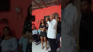 Entrega del anillo de graduación