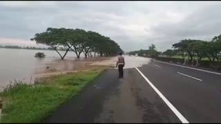 Tol pejagan brebes banjir bandang !!! Mengganggu arus lalu lintas