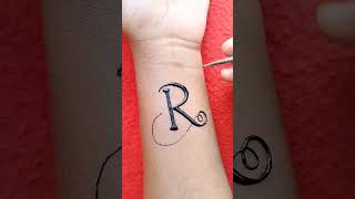 Stylish 'R'🥰 Letter Tattoo Mehndi Design #shorts #tattoo #letters #mehndi #mehndidesign #newmehndi