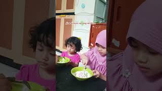 Ketika bikin playdoh sendiri