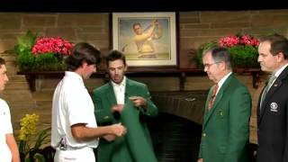 Bubba Gives The 'Ol Handshake Fakeout to Billy Payne! (Bubba Watson Receiving Green Jacket)