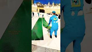 Carpet is Being Laid in Kaaba Sharif 🕋🏃#trending ✨ #shortvideo