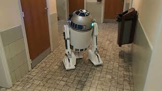 R2D2 réalisé au Collège des Aumôniers du Travail de Charleroi