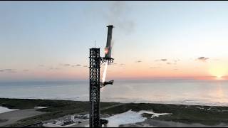 SpaceX Starship's - Mechazilla caught the booster