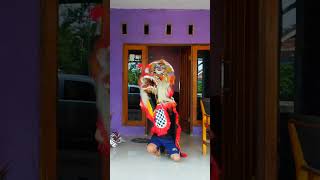 main barongan kardus