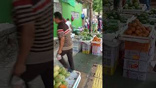 Beli Makanan di depan pasar Senen