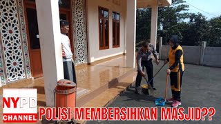 Membersihkan Masjid, Para Polisi ini Mendapatkan Apresiasi dari DKM dan Warga