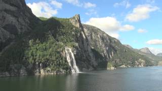 Pulpit Rock Falls in Norway in vibrant HD