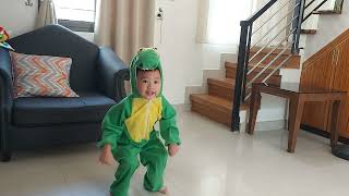 Dancing baby dinosaur (YMCA song)