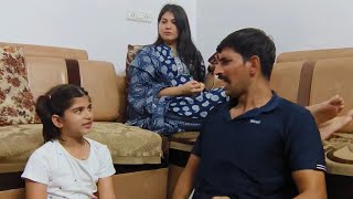 badi beti ko pyar kyu nahi karti main / gussa kyu aata hai mujhe badi beti par ab jyada