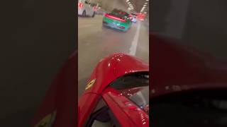 Ferrari e Porsche arregaçando no túnel