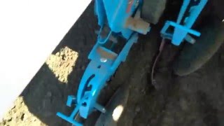 Deutz-Fahr M640 seeding Corn and White bean with Monosem TWIN ROW