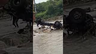 Evakuasi Mobil Truck Yang Terseret Air Sungai Akibat Hujan Selama 8 Hari di Pulau Flores NTT #shorts