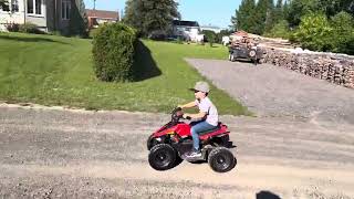 Enfant 4 ans  électriques 4 roues