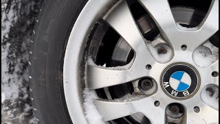 What tires do ditched cars have in the winter?