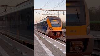 🌆#treinleven 🌆 sng vertrekt van Middelburg met zonsondergang 🌆