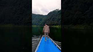 di tengah telaga