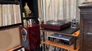 御大たちのアンサンブルもすごいが、このクラリネットソロ（ラッセル・プロコープ）が抜群。LINN LP12 で米初期盤をきく