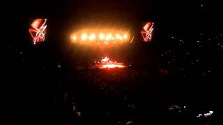 Highway To Hell - 2 Cellos Live (Melbourne Australia 6/12/11 Rod Laver) w Elton John