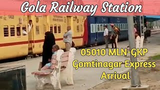 05010 MLN-GKP Gomtinagar Express arrival at Gola Gokarannath Railway Station with WDG3A alco