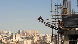 Bravest Worker in The World شجاع ترین کاریگر افغانی در ایران