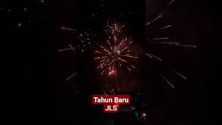 Malam Tahun Baru di Jalur Lintas Selatan#kembangapitahunbaru #tahunbaru #newyear2024 #shorts #feed