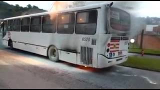 Fogo em ônibus da Piracicabana em Blumenau