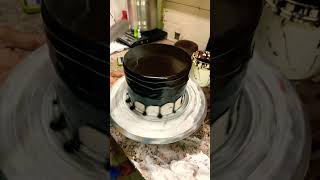 Chocolate cake topping #chocolatecake #cake #decoration #ytshorts #status #making #blackforestcake￼