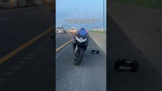 someone pls tell me how this happened lmao #motorbiker #motorcycle #bikelife #motorbiking #suzuki