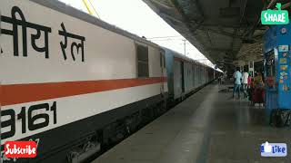 🚂🚋 Gorakhpur Railway Station To Lucknow Railway Station🚆 | World Longest Platform GKP | LKO Station