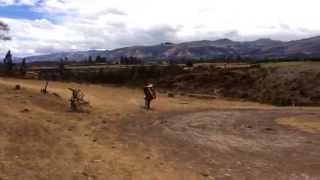 Aprendiendo wheelies en el Ilaló