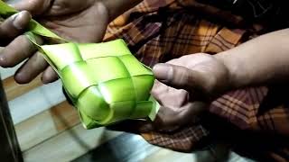 buat ketupat menjelang lebaran || untung jutaan dalam satu hari