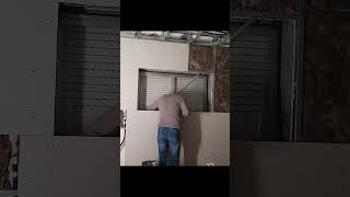 Rápido e Fácil: Drywall na Janela! #shorts #lifehacks #drywall #obra #diy