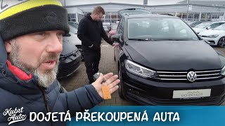 PLÍSEŇ v kufru ve Fordu Mondeo... PODPRŮMĚRNÝ stav dvou Touranů a showroom s auty z 80 let