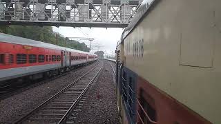 Bilaspur bound Chhattisgarh express skips bhilai & crossing with Dongargadh local at Bhilai.#wap7