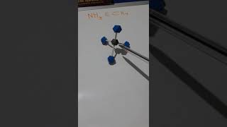 Geometria e polaridade de moléculas pentatômicas: tetraedro