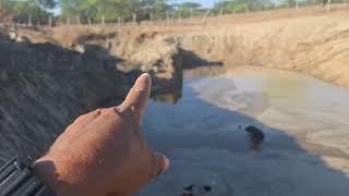 TIREI O RESTO DA ÁGUA DO MEU BARREIRO PARA TREMINA A LIMPEZA