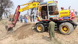 Amazing That Double Crane Use His Power Recovery Excavator fail Sink In Deep Hole Successfully(4K)